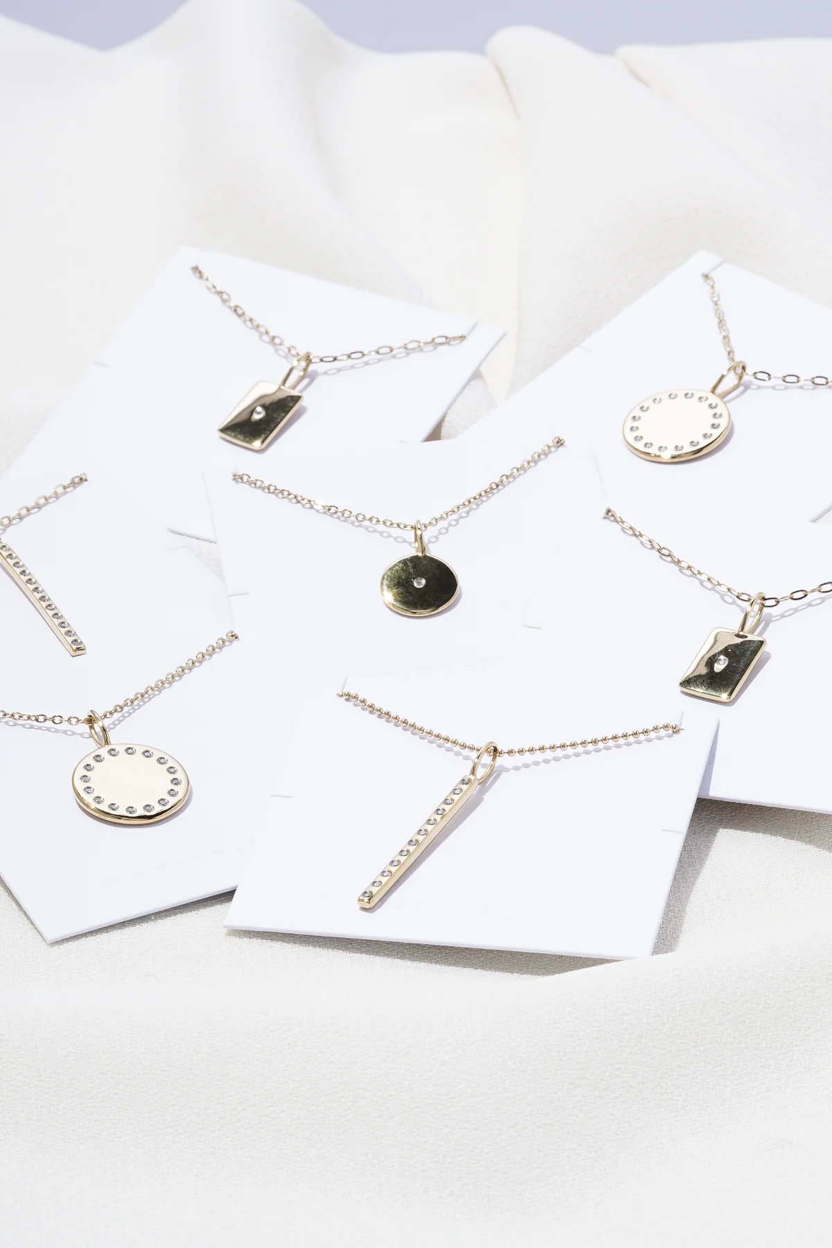 Diamante UFO Circle Pendant - Image 5