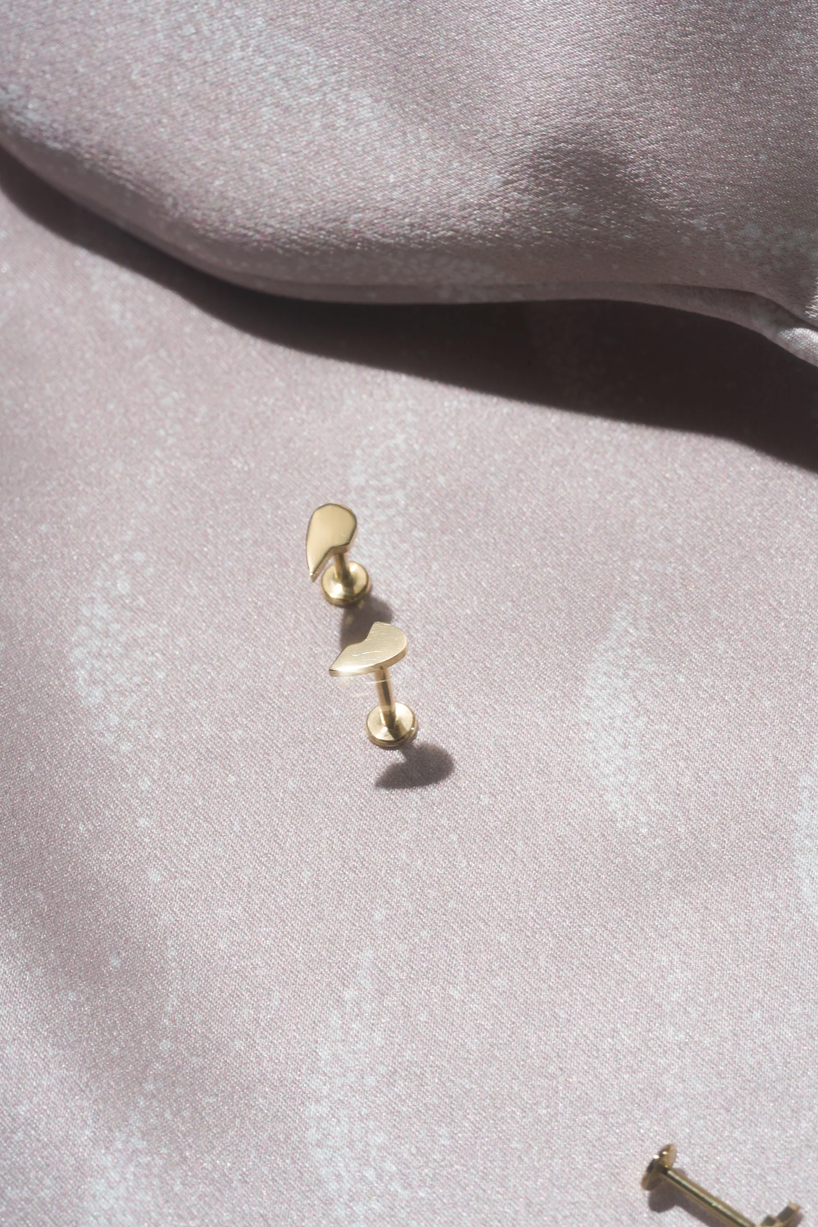 Half Heart Threaded Flat Back Stud (Left) - Image 5